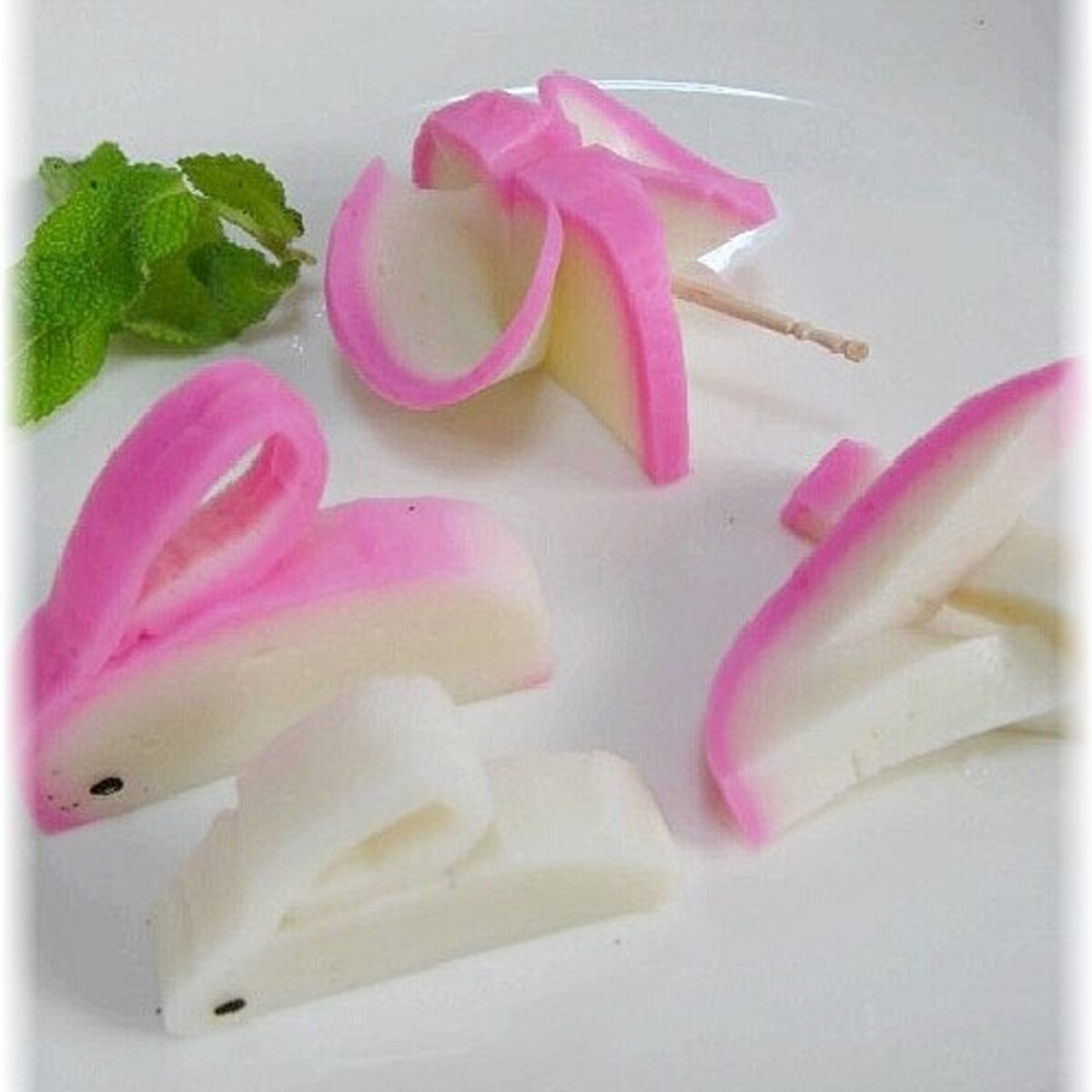 おせちに蒲鉾の飾り切り うさぎ 蝶 松葉 レシピ 作り方 By はなまる子 楽天レシピ おせちに蒲鉾の飾り切り うさぎ 蝶 松葉 レシピ 作り方 By はなまる子 楽天レシピ